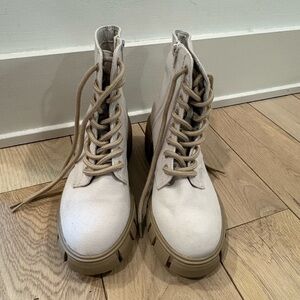 Universal Thread Cream Lace-Up Combat Boots
